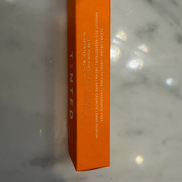 New Live TINTED HUESKIN Hydrating Serum Concealer shade 17 - Picture 4 of 4